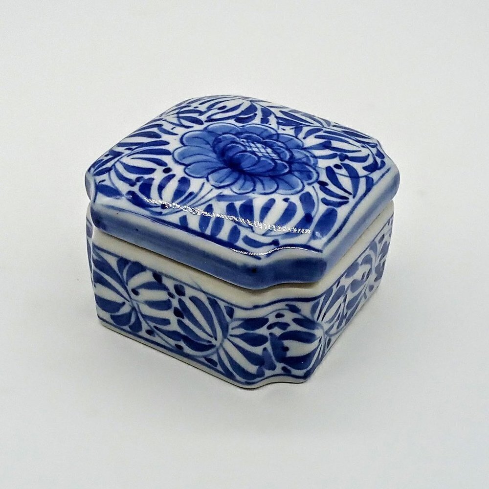 Thai Hand-Painted Blue White Porcelain Octagon Trinket Box